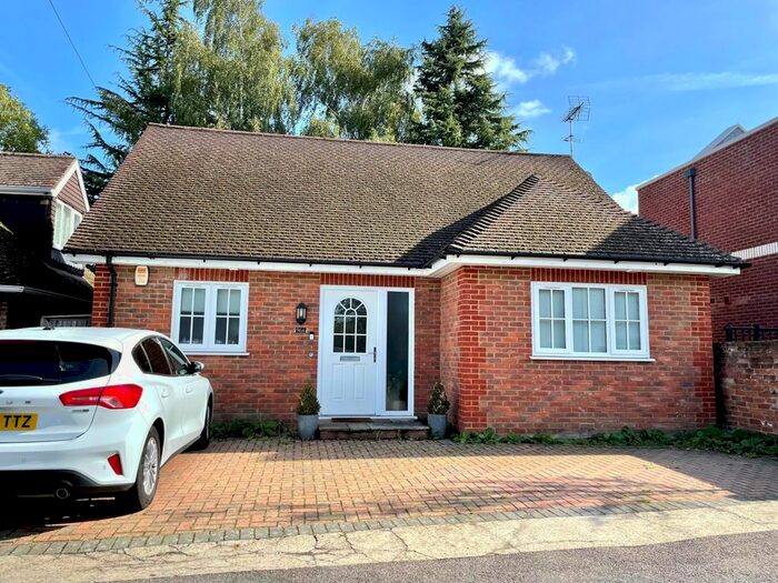 3 Bedroom Detached House To Rent In Englefield Green, Surrey, TW20