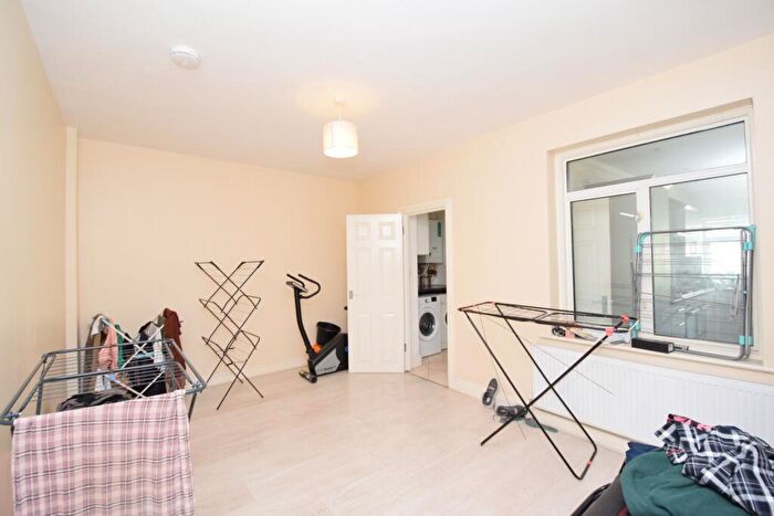 1 Bedroom Flat To Rent In Room, Byron Road, Wealdstone, Harrow, Greater London, HA3