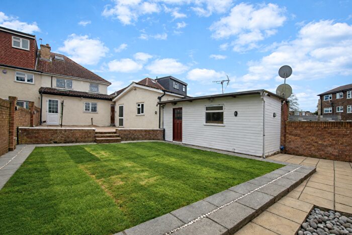 4 Bedroom Semi Detached House For Sale In Pembroke Road, Greenford, UB6