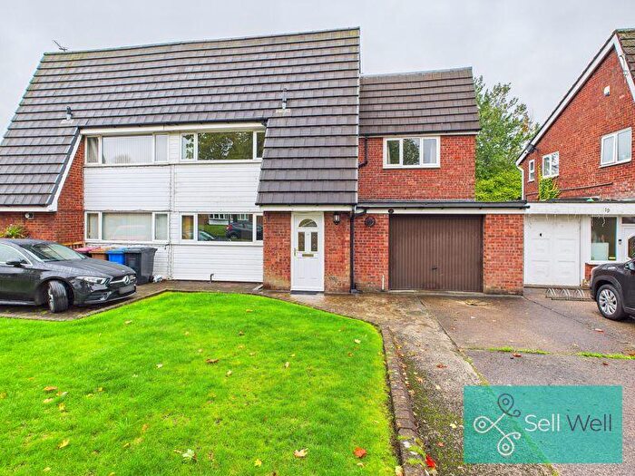 4 Bedroom Semi-Detached House For Sale In Calder Drive, Worsley, Manchester, M28