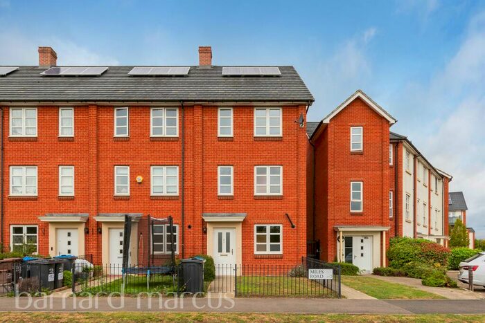 4 Bedroom House To Rent In Miles Road, Mitcham, CR4