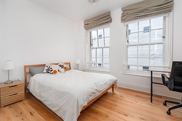 1 Bedroom Flat To Rent In Lever Street, Old Street, EC1V