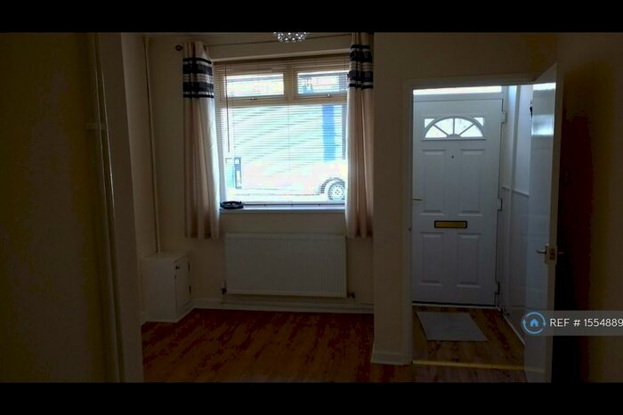 2 Bedroom End Of Terrace House To Rent In High Street, Ferndale, CF43