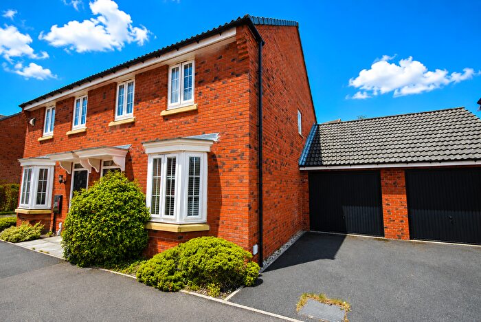 3 Bedroom Semi-detached House For Sale In Buttermere Crescent, Doncaster, DN4