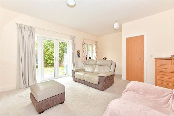 3 Bedroom Semi-Detached House For Sale In Lloyd Road, Chichester, West Sussex, PO19