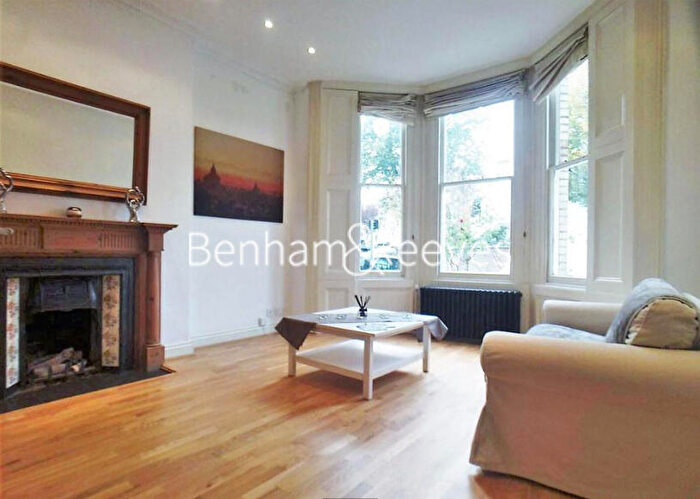 2 Bedroom Apartment To Rent In Gayton Crescent, Hampstead, NW3