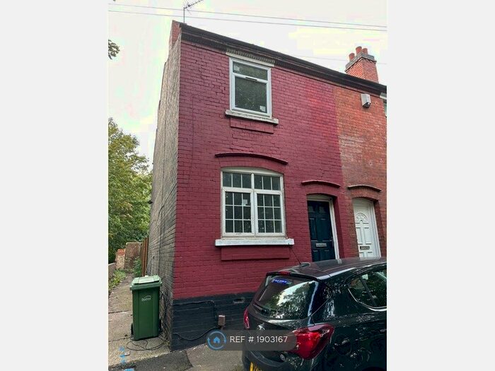 4 Bedroom End Of Terrace House To Rent In Vicarage Prospect, Dudley, DY1