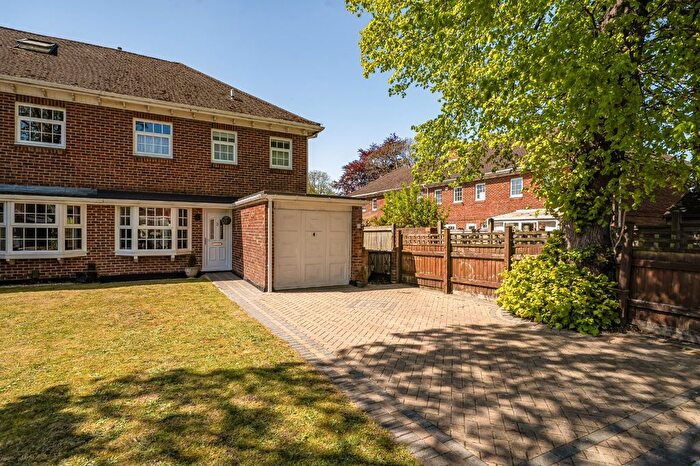 3 Bedroom Semi Detached House For Sale In Balaclava Road, Bitterne Village, Southampton, Hampshire, SO18