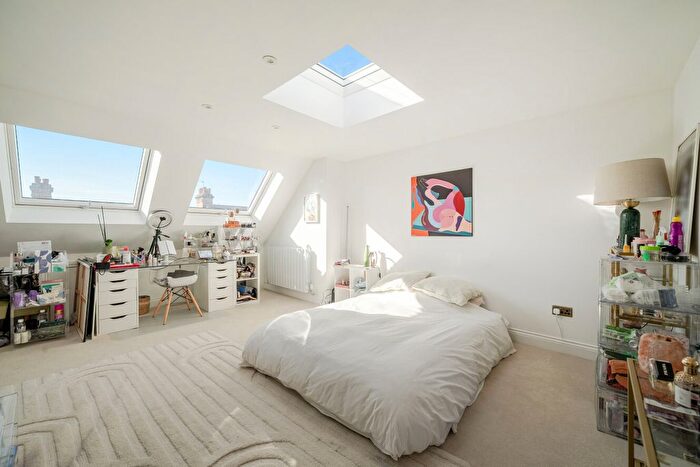 4 Bedroom Terraced House For Sale In Aldershot Road, Queens Park, London, NW6