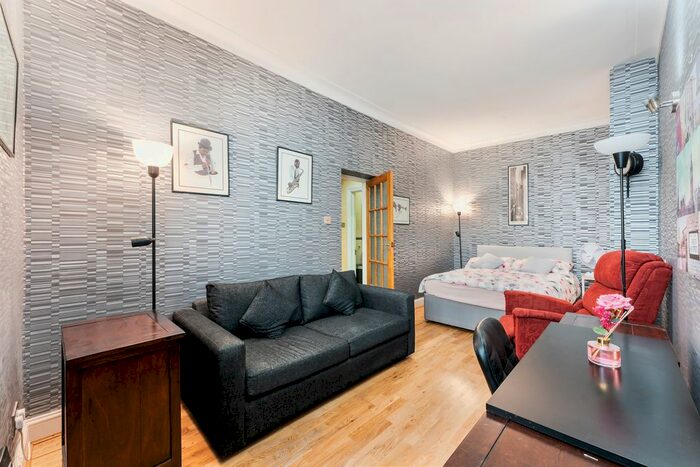 Studio To Rent In Queen's Gate, London, SW7