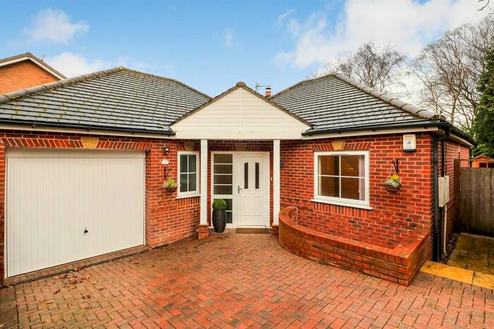 2 Bedroom Detached Bungalow To Rent In Elford Close, Streetly, Sutton Coldfield, B74