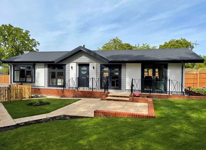 2 Bedroom Park Home For Sale In Lone Pine Drive, Ferndown, BH22