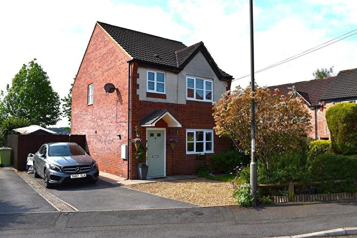 3 Bedroom Detached House For Sale In Elm Tree Crescent, Dronfield, S18