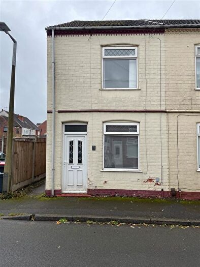 3 Bedroom Semi Detached House To Rent In King Street, Nottingham, NG17