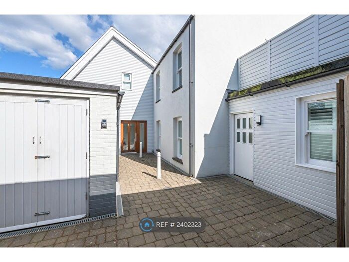 2 Bedroom Semi Detached House To Rent In Grange Street Mews, St. Albans, AL3