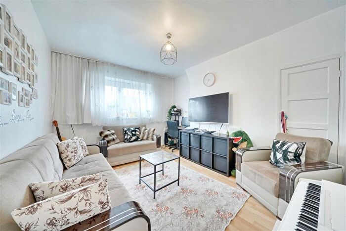 1 Bedroom Flat To Rent In Globe Road, London, E2