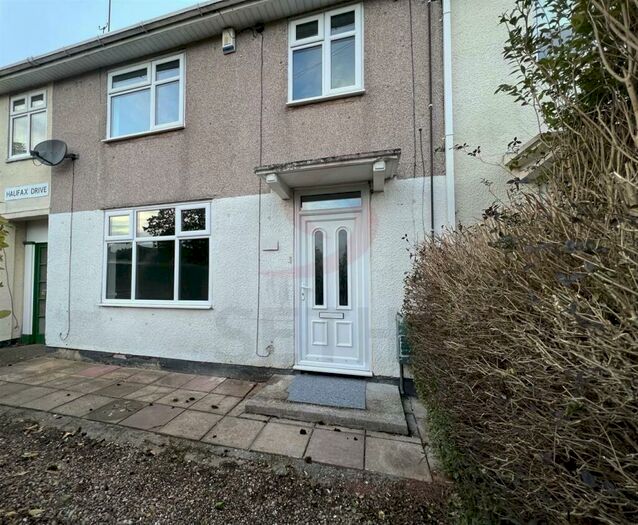 3 Bedroom Town House To Rent In Halifax Drive, Beaumont Leys, LE4