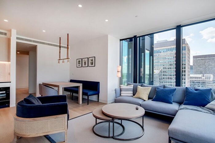 3 Bedroom Flat To Rent In Buckingham Gate, London, SW1E