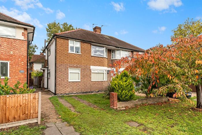 2 Bedroom Maisonette For Sale In Windsor Avenue, Colliers Wood, SW19