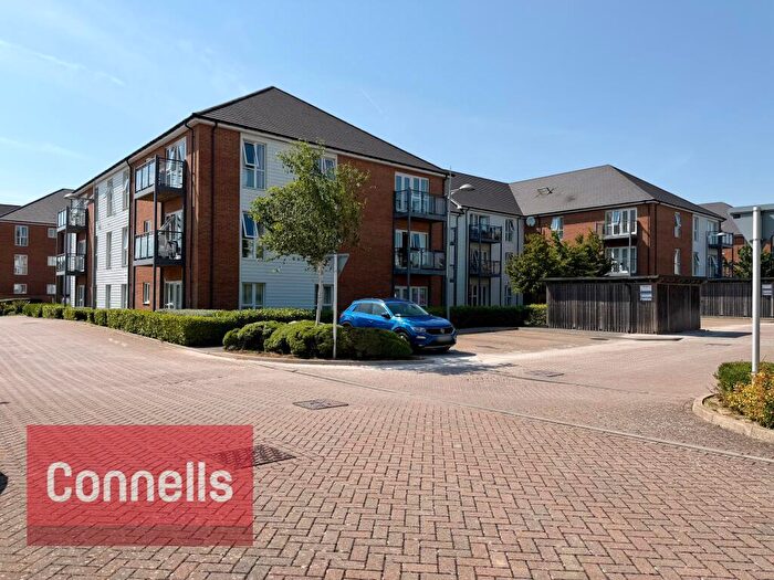 1 Bedroom Apartment To Rent In Holmbush Mews, RH12
