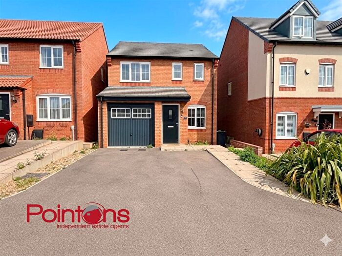 3 Bedroom Detached House For Sale In Caesar Drive, Off Higham Lane, Nuneaton, CV11