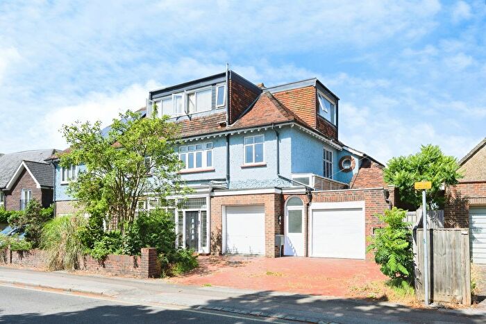 2 Bedroom Maisonette For Sale In Ladbroke Road, Redhill, Surrey, RH1