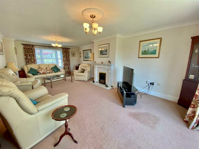 5 Bedroom Detached House For Sale In High View, Chepstow, NP16