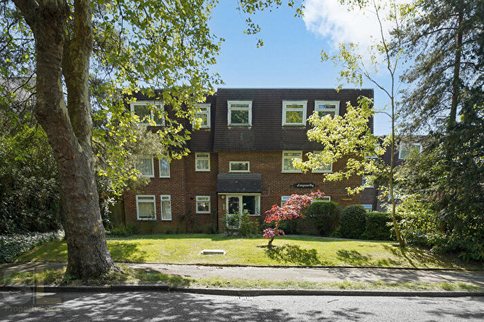 2 Bedroom Apartment For Sale In Royston Grove, Hatch End, HA5