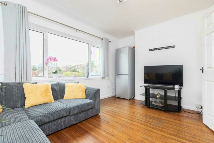 2 Bedroom Flat To Rent In Vale Road, Bournemouth, BH1