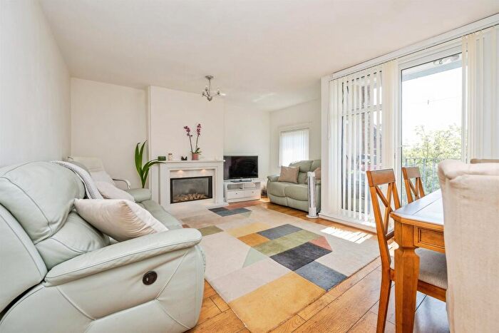 3 Bedroom Maisonette For Sale In Wrentham Street, Birmingham, B5