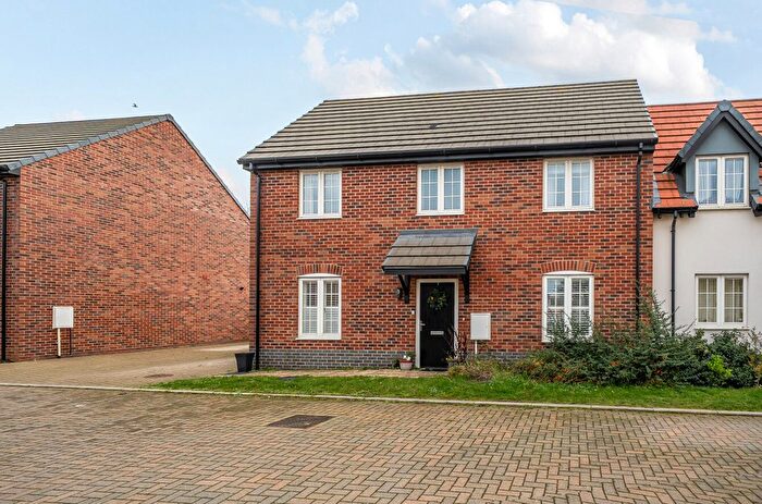 3 Bedroom Semi-Detached House For Sale In Sharpe Close, Carlton, MK43