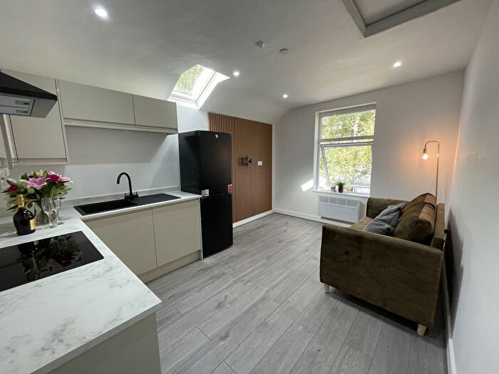 1 Bedroom Flat To Rent In Malefant Street, Cathays, Cardiff, CF24