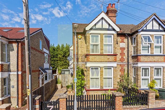 3 Bedroom House For Sale In Rosebery Avenue, High Wycombe, HP13