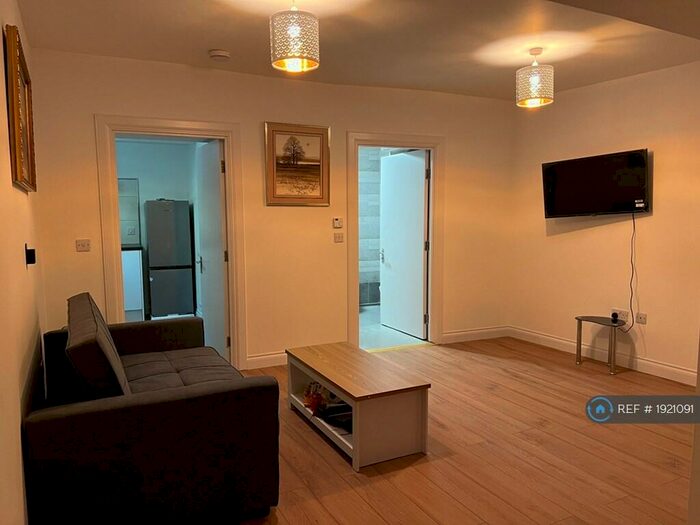 1 Bedroom Flat To Rent In Wellmeadow Street, Paisley, PA1