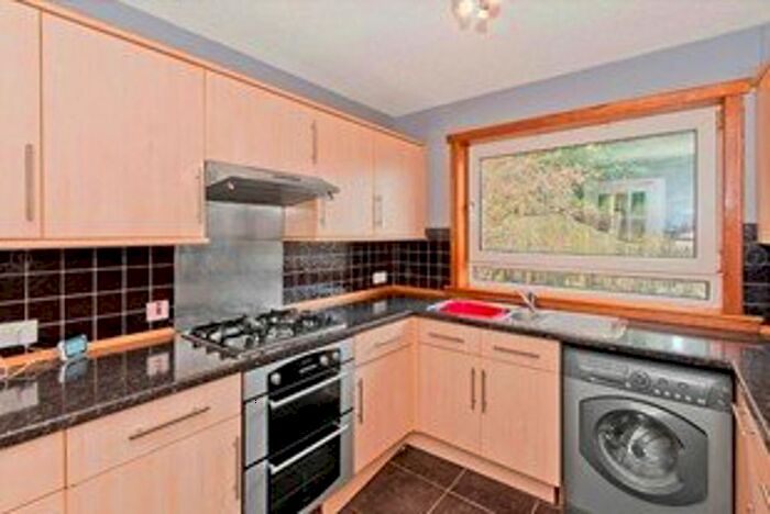 2 Bedroom Flat To Rent In Shelley Gardens, Dundee, DD3