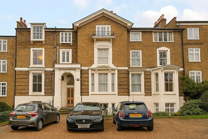 2 Bedroom Flat For Sale In Courtside, Dartmouth Road, Sydenham, London, SE26