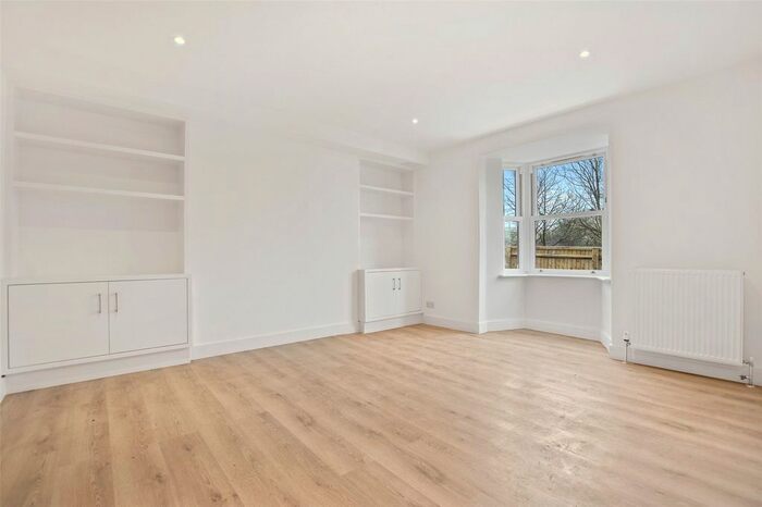 2 Bedroom Flat To Rent In Faraday House Buckland, Buckland, Aylesbury HP22