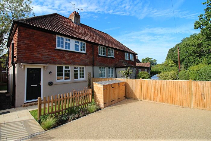 3 Bedroom Semi-Detached House For Sale In Barnetts Road, Leigh, Tonbridge, TN11