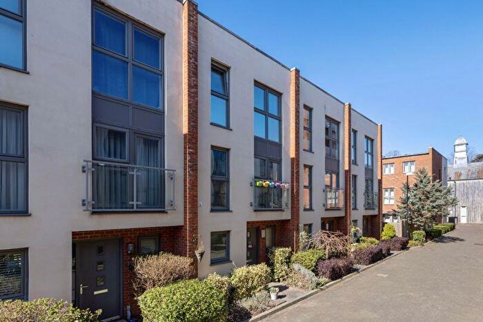 4 Bedroom Terraced House For Sale In Longley Road, Chichester, PO19