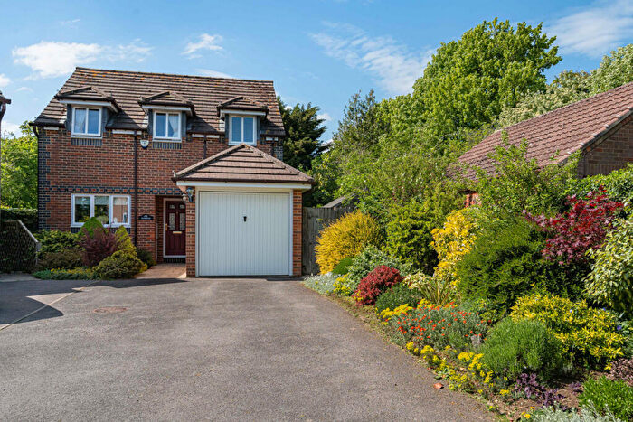 4 Bedroom Detached House For Sale In May Tree Close, Bicester, OX26
