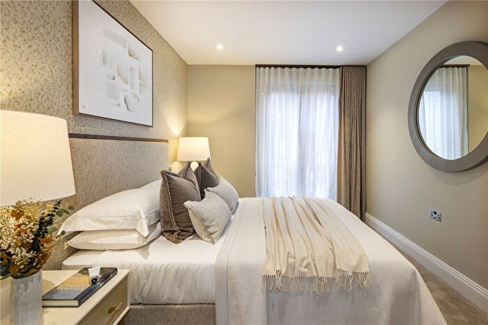 2 Bedroom Flat For Sale In Marylebone Mansions, Marylebone, W1H
