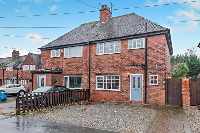 3 Bedroom Semi-Detached House For Sale In Mount Avenue, Hessle, HU13