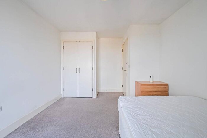 2 Bedroom Flat To Rent In East Ferry Road, Canary Wharf, E14