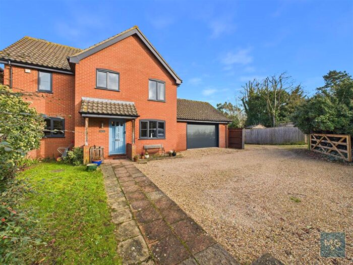 4 Bedroom Detached House For Sale In The Street, Woolpit, Bury St. Edmunds, IP30