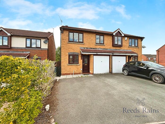 3 Bedroom Semi-Detached House To Rent In Glamis Drive, Stone, Staffordshire, ST15