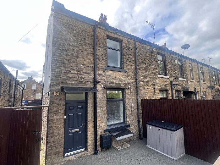 2 Bedroom Terraced House To Rent In Idle Road, Bradford, West Yorkshire, BD2