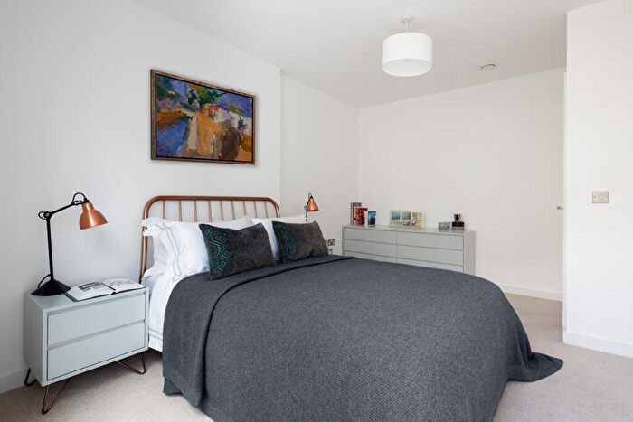 3 Bedroom Apartment To Rent In Batavia Road, London, SE14
