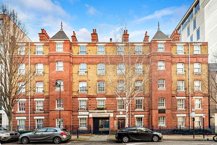 2 Bedroom Flat For Sale In Northdown Street, Islington, N1