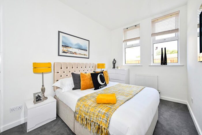 2 Bedroom Flat To Rent In Barmeston Road Catford, SE6