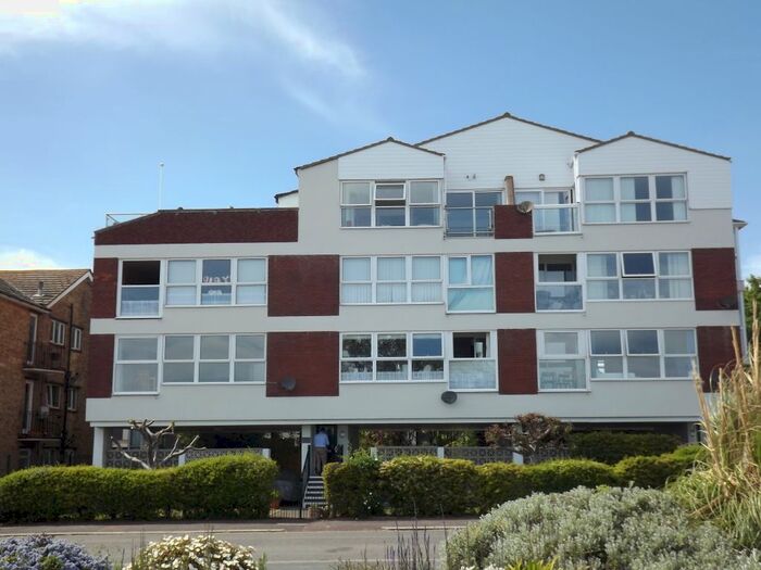 2 Bedroom Flat To Rent In Sandpipers, Shoebury, SS3